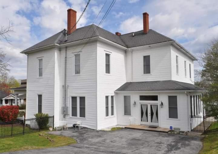 Queens Chamber W King Heavenly Bed At Nottingham Place In Wise Exterior photo